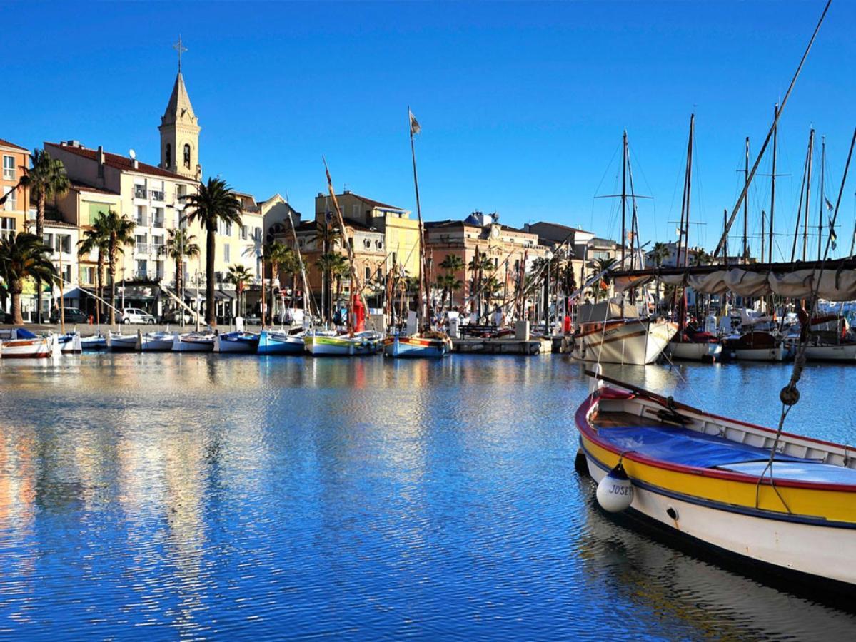 Escapade A Sanary, Au Coeur Du Village, 200M Du Port,Clim,Wifi,Parking Exterior photo