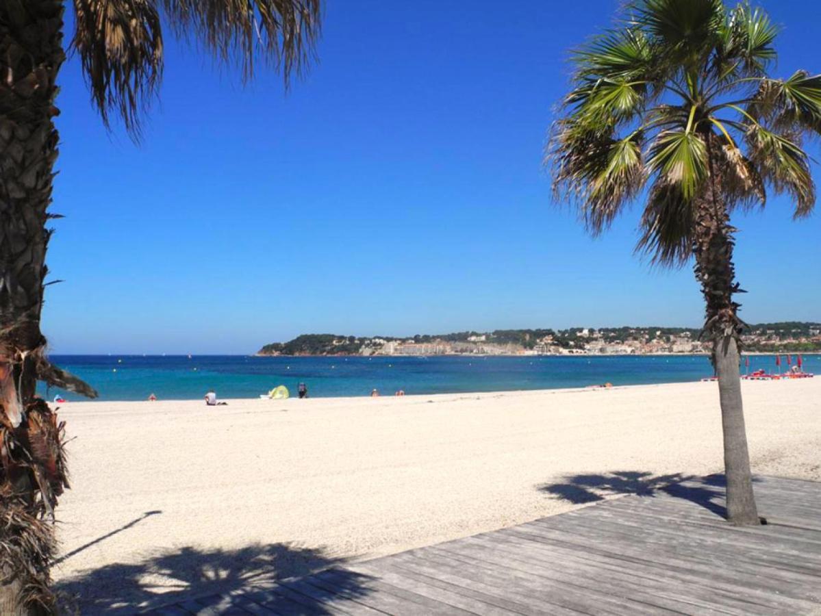 Escapade A Sanary, Au Coeur Du Village, 200M Du Port,Clim,Wifi,Parking Exterior photo